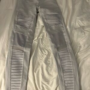 ALO Yoga Light Gray Ribbed Moto Leggings